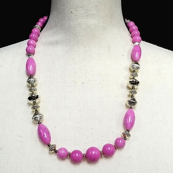 Vintage 1960s Mid Century Lilac Acrylic Beaded Gold Tone Necklace - Picture 2 of 10